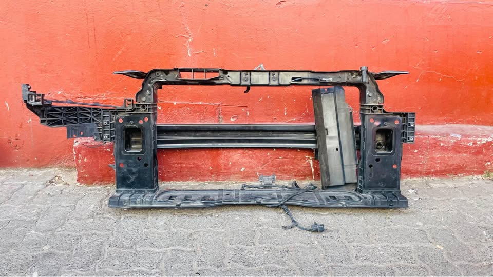 Hyundai Accent cradle and stiffener 2013 - Private Seller Hyundai Accent cradle and stiffener 2013 - Private Seller