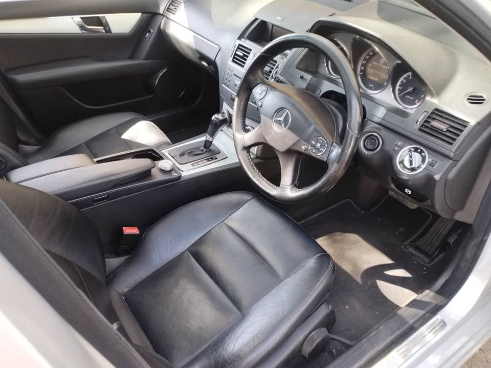 2011 Mercedes Benz C180 AUTOMATIC