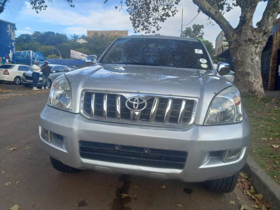 2007 TOYOTA LAND CRUISER PRADO V6 4.0 PETROL, AUTOMATIC 4X4, SILVER, 195000KM