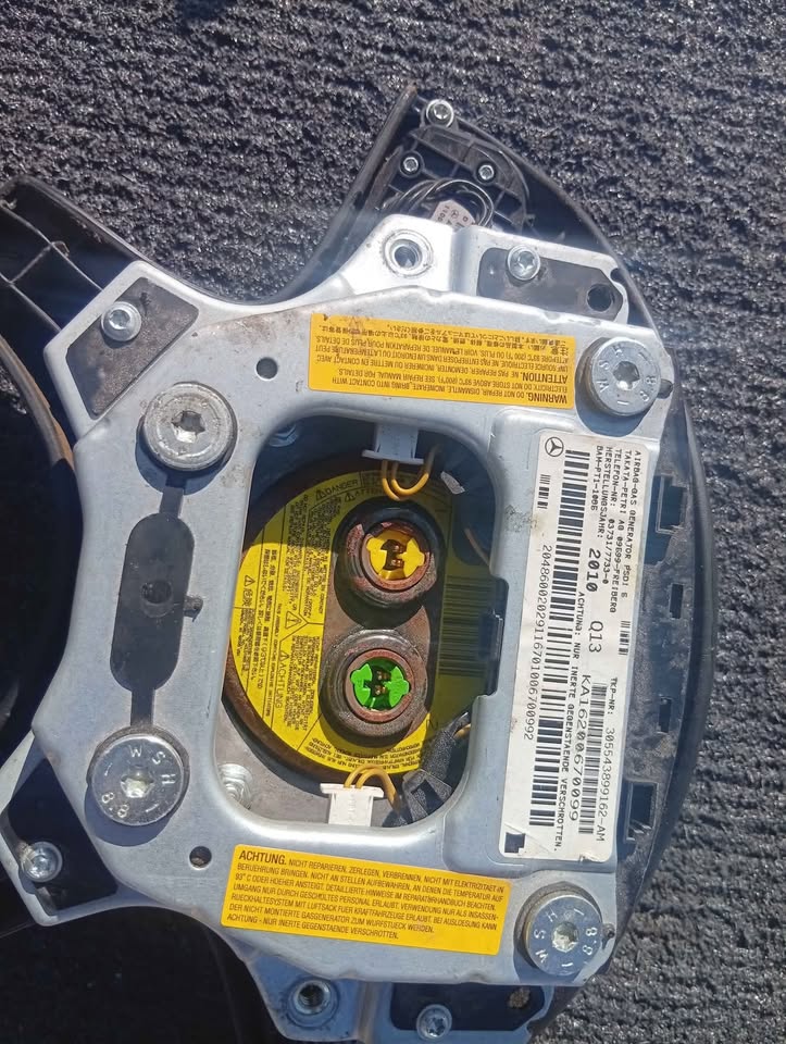 Mercedes Benz w204 steering airbag