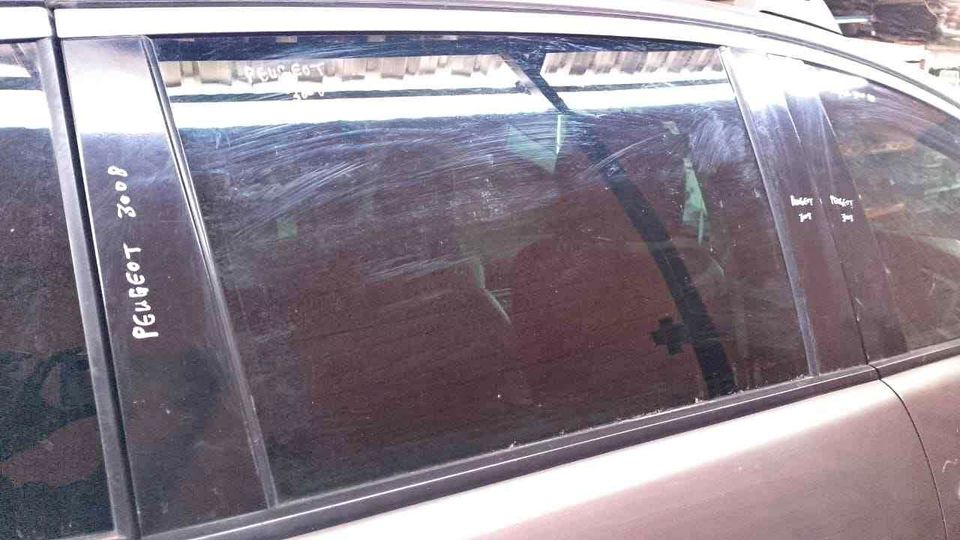 Peugeot fj 1.6 Turbo Manual Code2 RR door glass - Private Seller Peugeot fj 1.6 Turbo Manual Code2 RR door glass - Private Seller