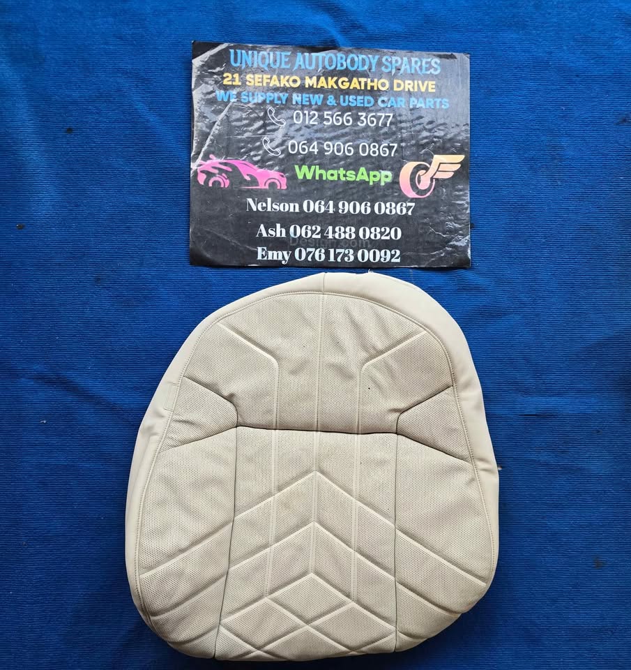 BMW 7 Series G70 i7 Seat Cover Set - Private Seller BMW 7 Series G70 i7 Seat Cover Set - Private Seller