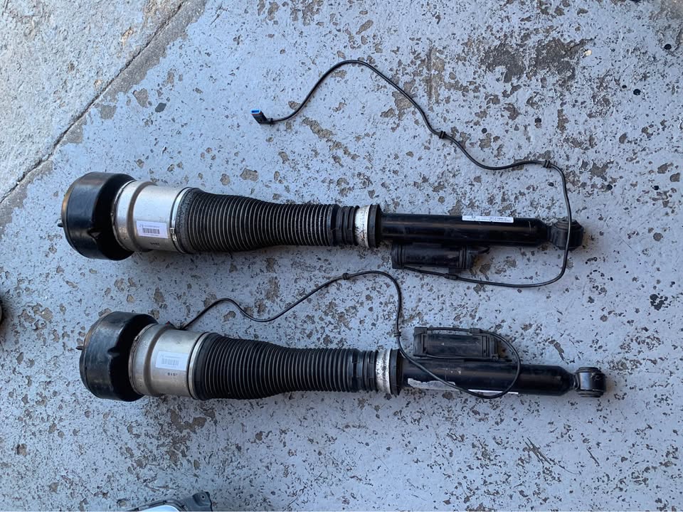 Audi Q7 rear shocks - Private Seller