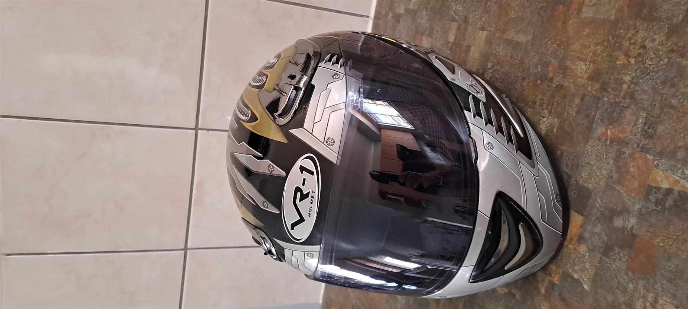 Motorcycle helmet 2024 medium size