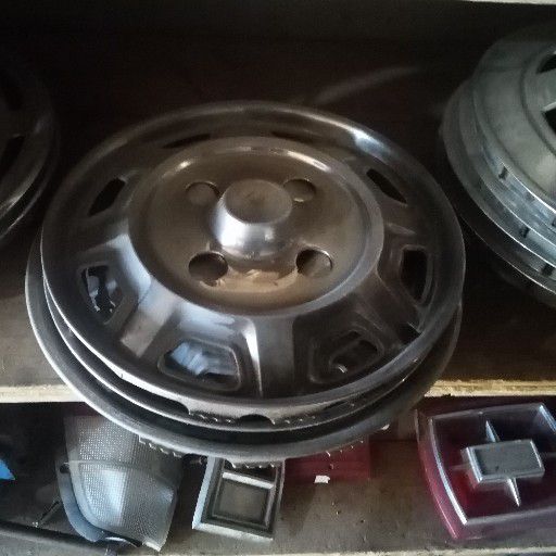 Escort GT, wheel caps - Private Seller Escort GT, wheel caps - Private Seller