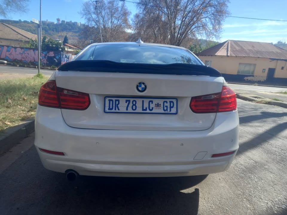 2015 BMW 3series 318i F30 Petrol, Automatic, White, Leather seats Reverse sensors,