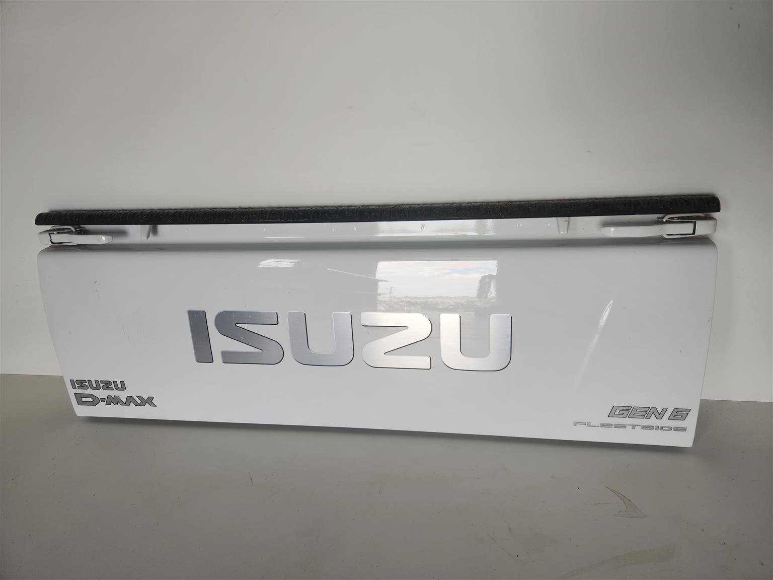 Isuzu D-Max single cab tailgate - Private Seller