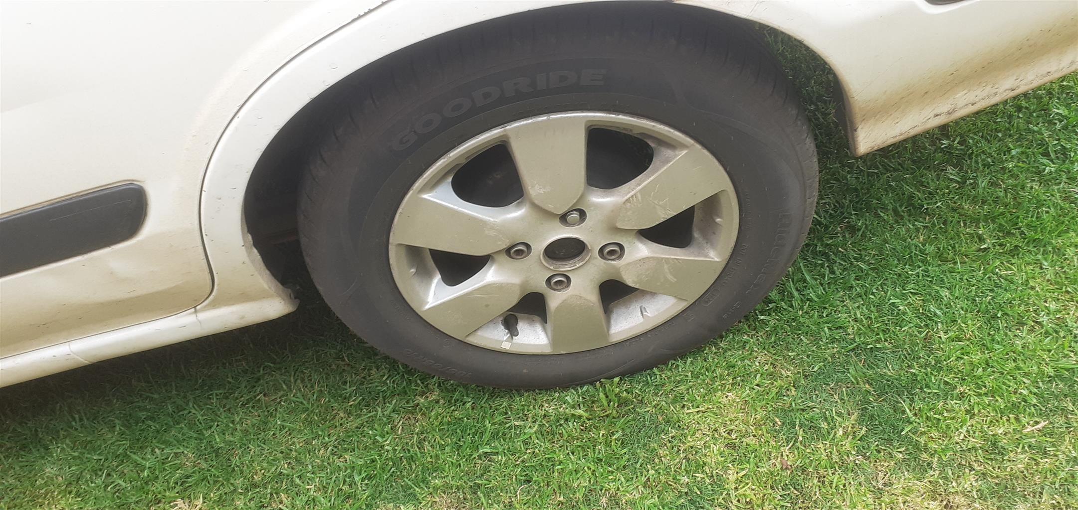 15"  magwheels and Tyres - Private Seller