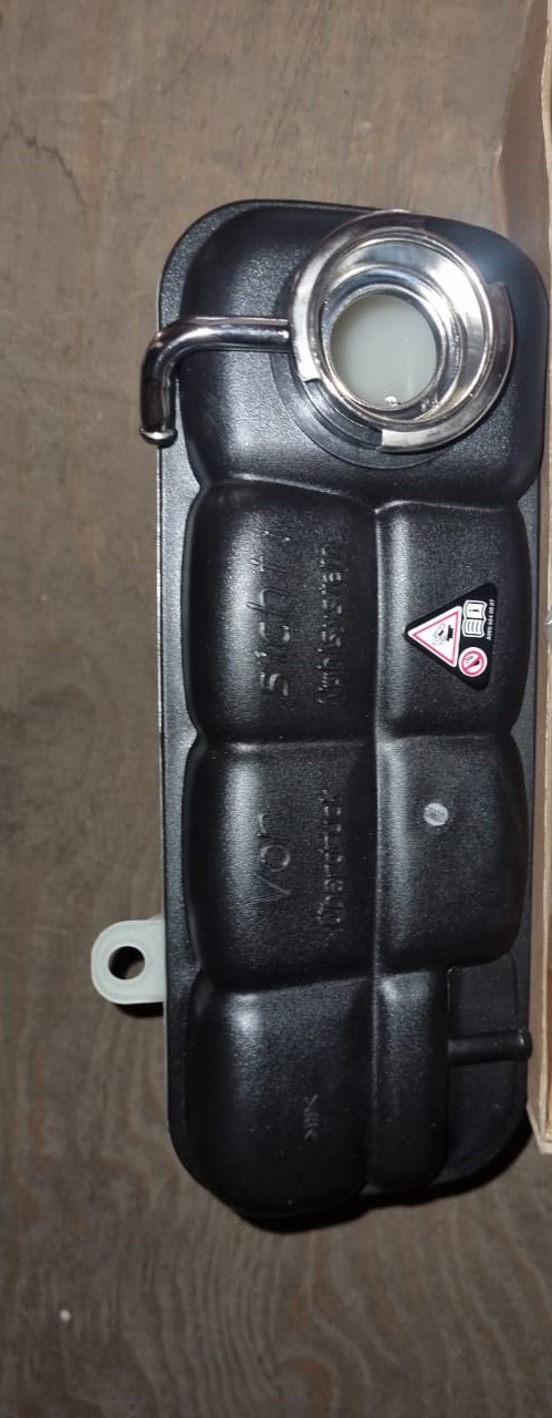 "Brand New Expansion Tank for Mercedes W202 - Private Seller "Brand New Expansion Tank for Mercedes W202 - Private Seller