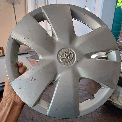 Toyota, wheel cap - Private Seller Toyota, wheel cap - Private Seller