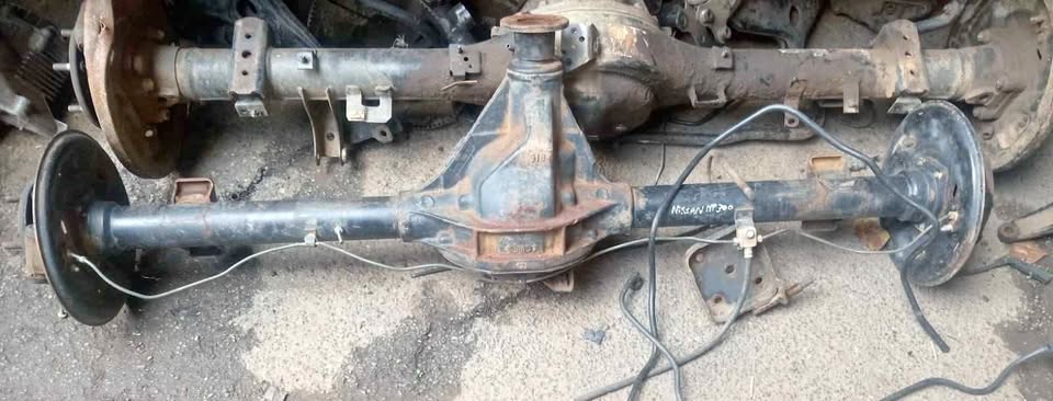 Nissan np300 diff - Private Seller