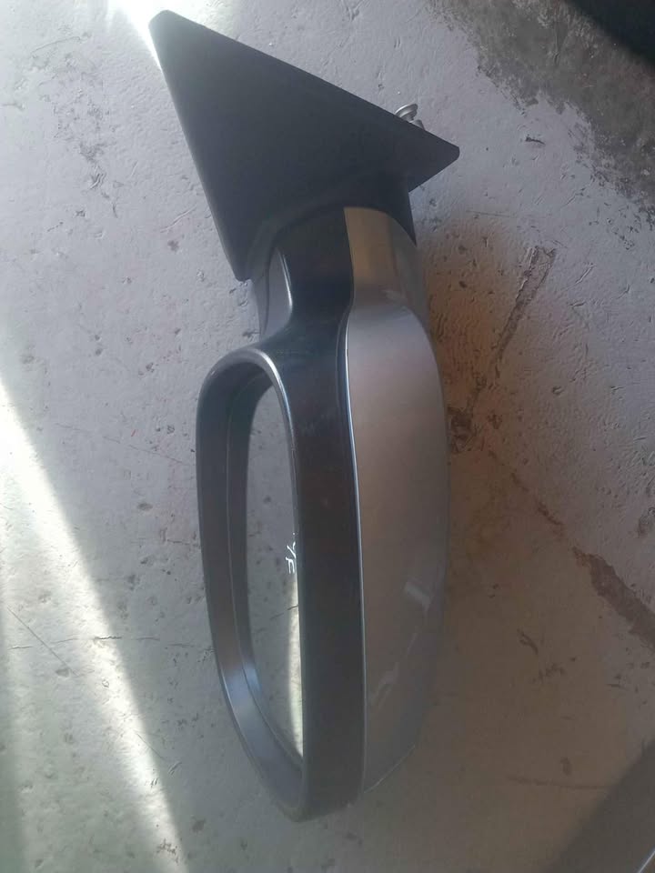 BMW xi right side mirror