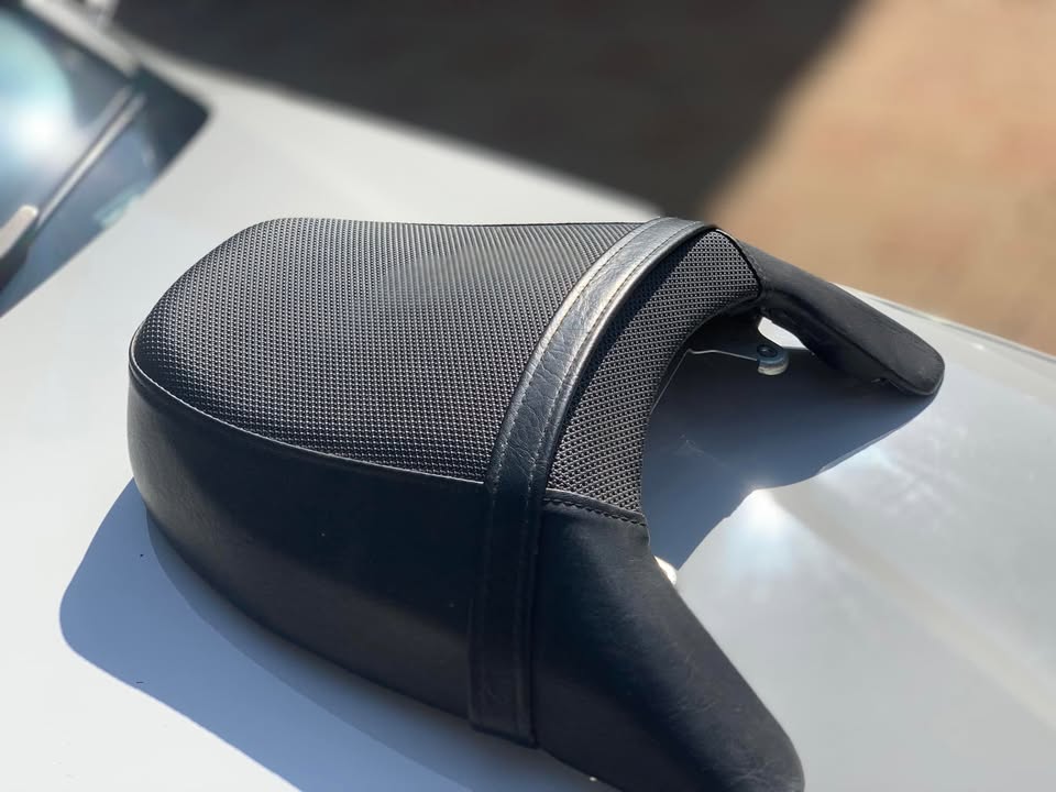 BOULEVARD REAR PILION SEAT