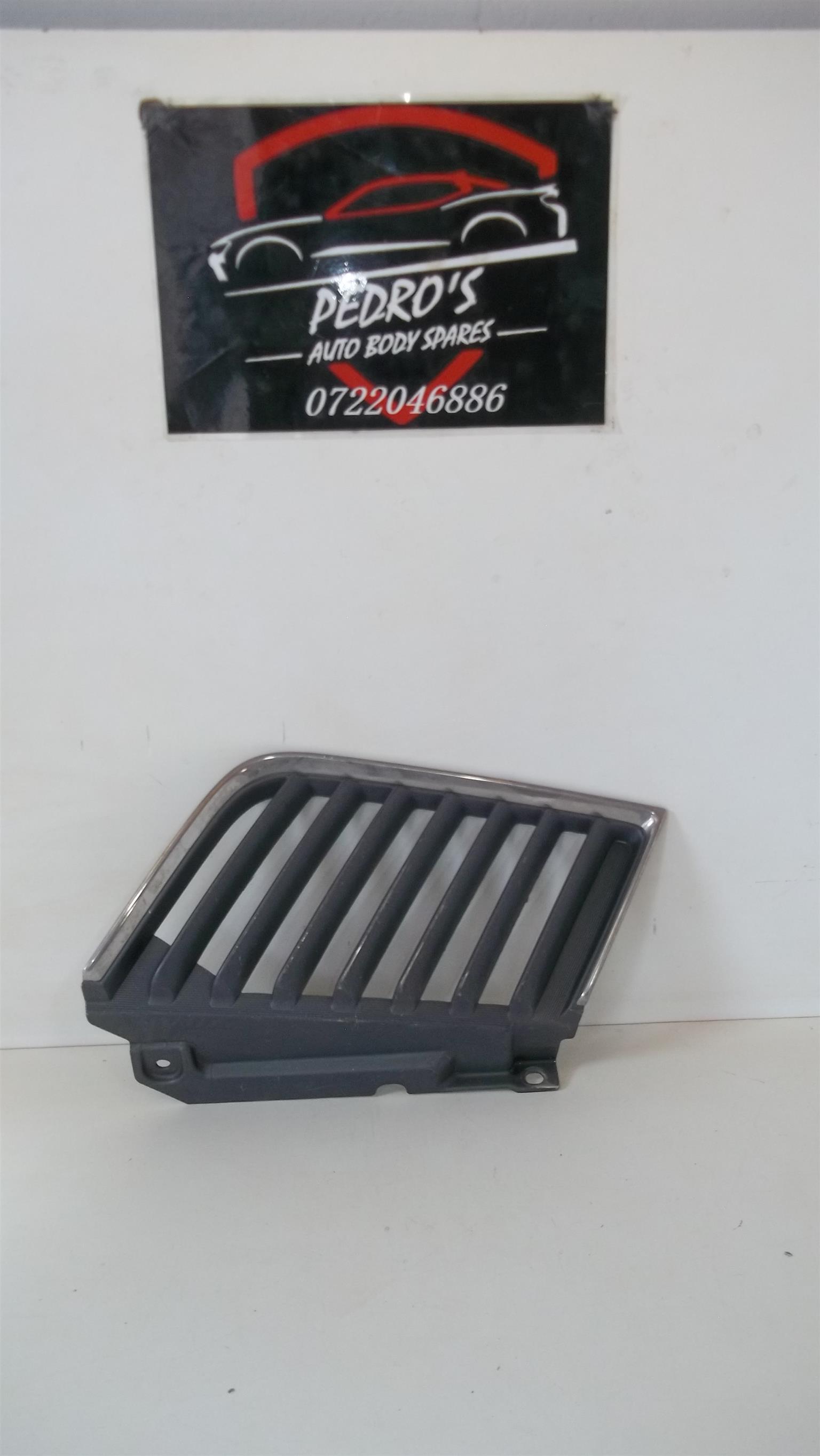 Mitsubishi L200 Triton grille - Private Seller Mitsubishi L200 Triton grille - Private Seller