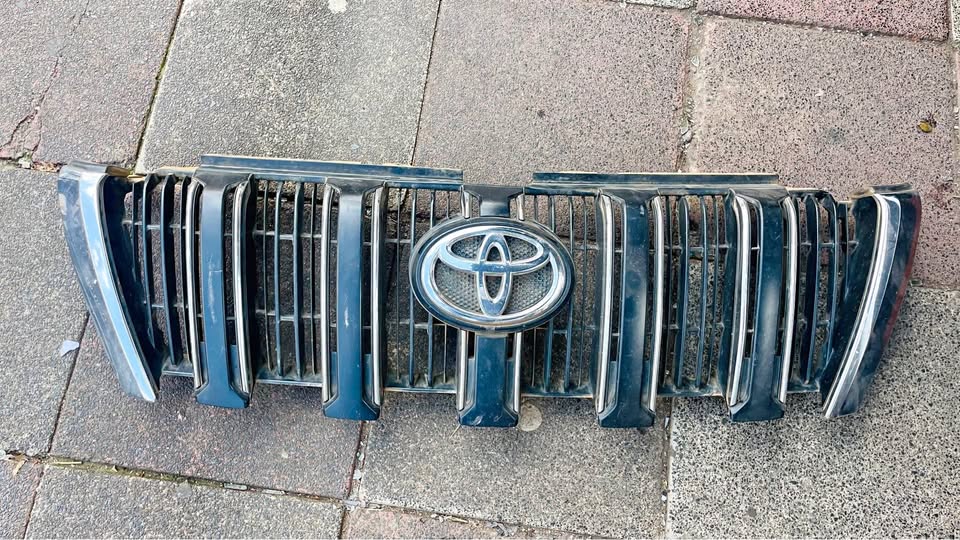 Toyota Land Cruiser Prado Grill - Private Seller Toyota Land Cruiser Prado Grill - Private Seller
