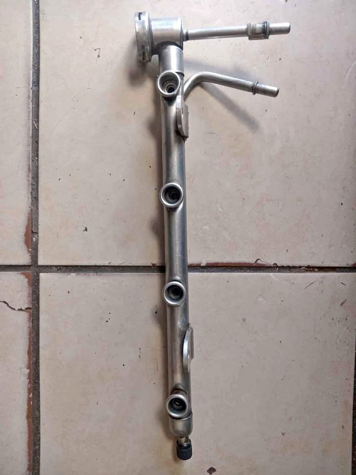 Honda jazz 1.3 injector rail selling - Private Seller Honda jazz 1.3 injector rail selling - Private Seller