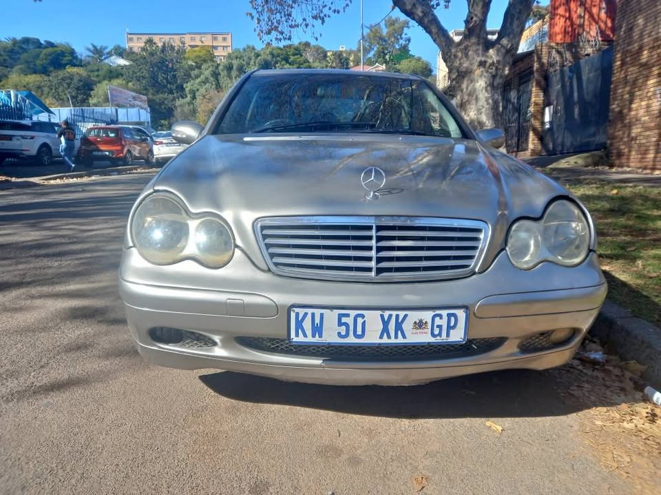 2006 MERCEDES C220 CDI DIESEL, AUTOMATIC, GREY, 39000KM, SUNROOF