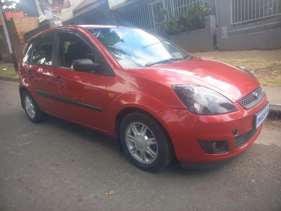 2007 FORD FIGO HATCHBACK 1.4 PETROL, RED COLOR, MILEAGE 95000KMS