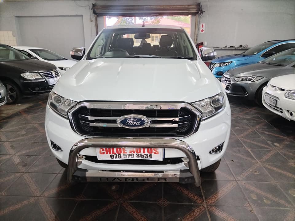2016 Ford Ranger 3.2 XLT, Double cab Manual, 4x2 White color Leather seats Reverse camera Reverse s