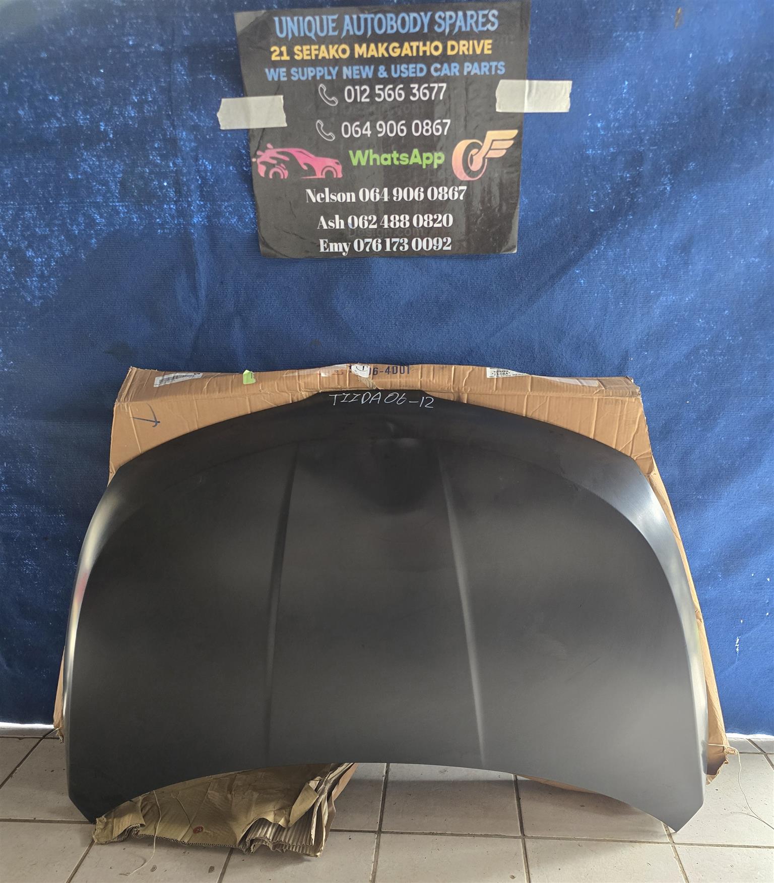Nissan Tiida Bonnet
