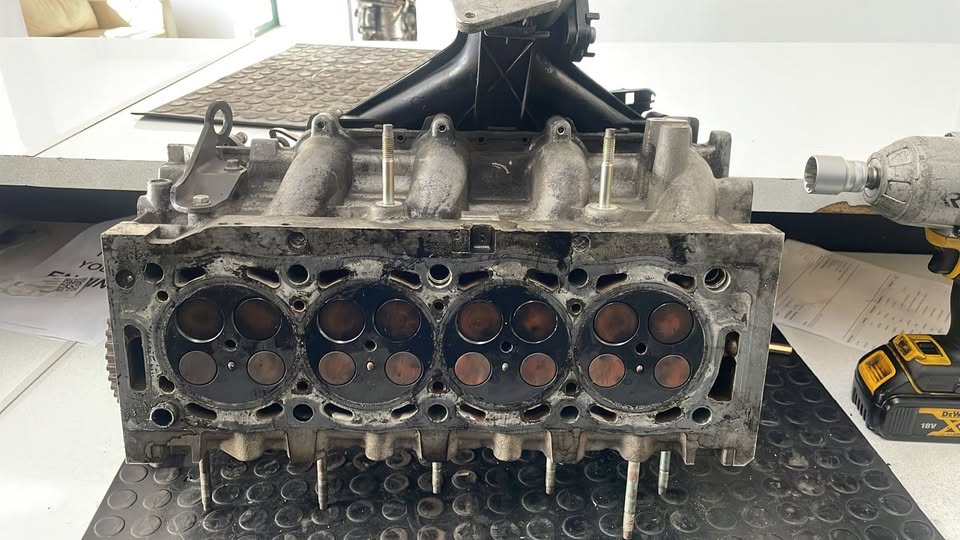 Volvo 2.0 Tdci - Peugeot 10DY Cylinder head for sale. - Private Seller Volvo 2.0 Tdci - Peugeot 10DY Cylinder head for sale. - Private Seller