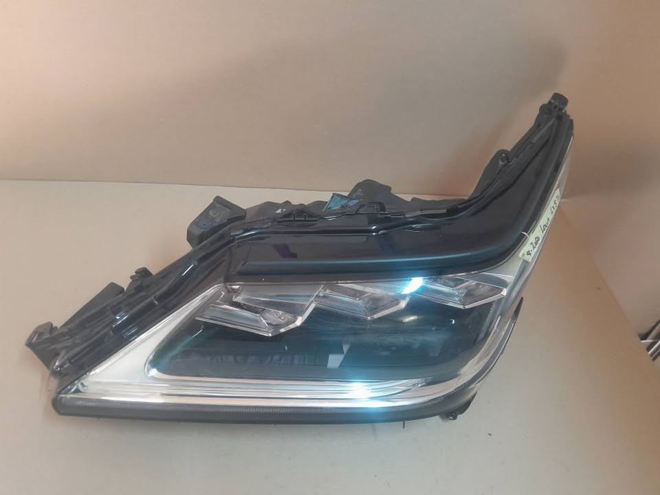 2018-2020 LEXUS LX570 LEFT SIDE HEADLIGHT FOR SALE