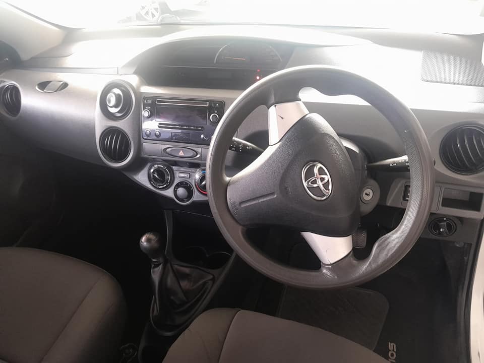 2020 TOYOTA ETIOS 1.5 HATCHBACK MANUAL