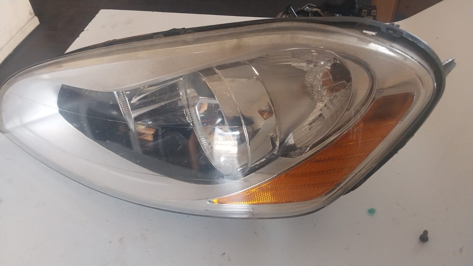 Volvo XC60 2012 Left headlight - Private Seller Volvo XC60 2012 Left headlight - Private Seller
