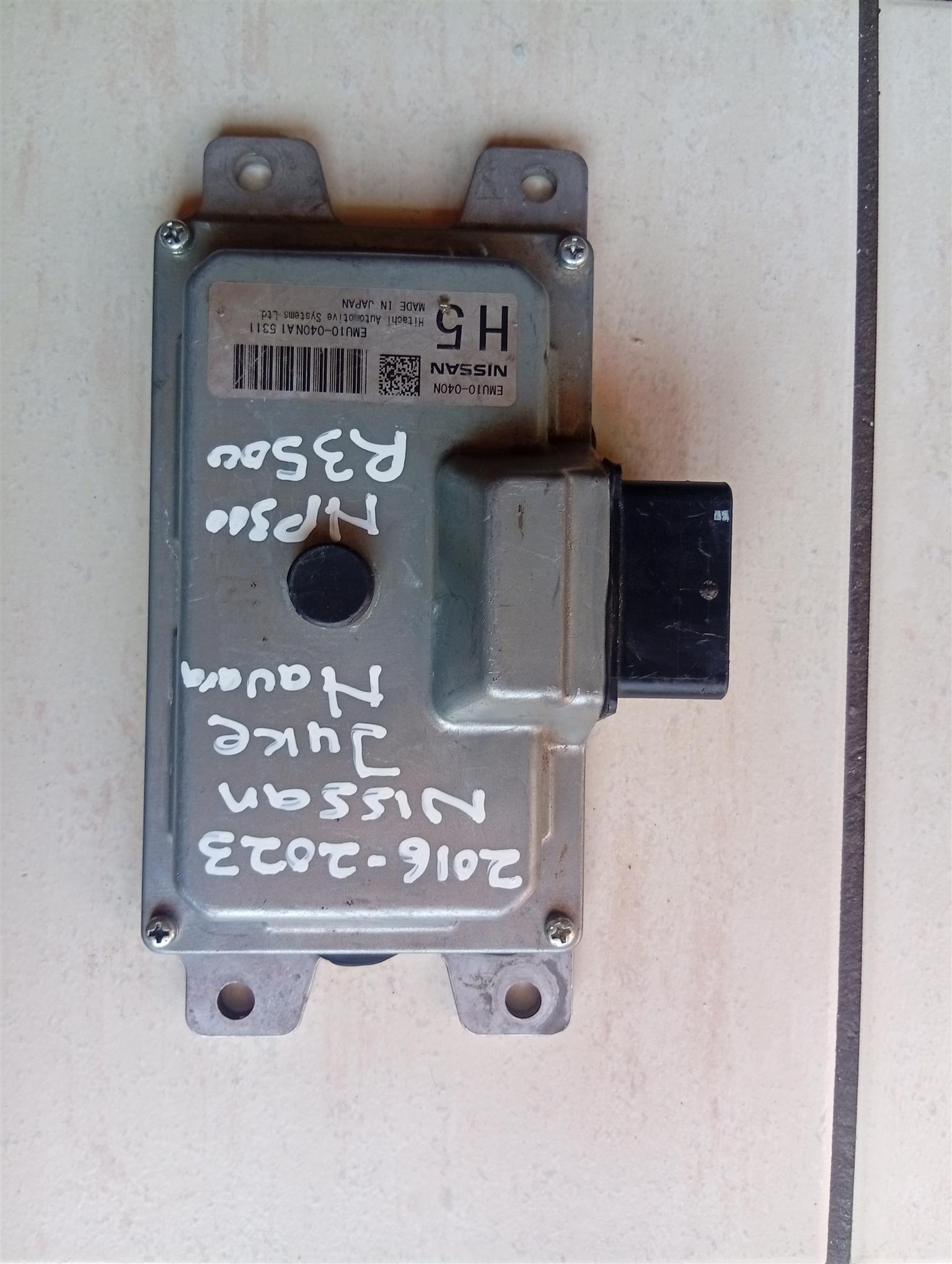 2016-2023 nissan juke Navara np300 ECU computer box - Private Seller