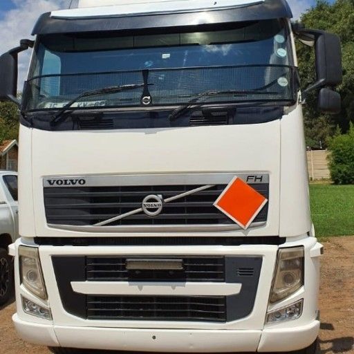 Selling a 2014 Volvo FH440 in good condition1