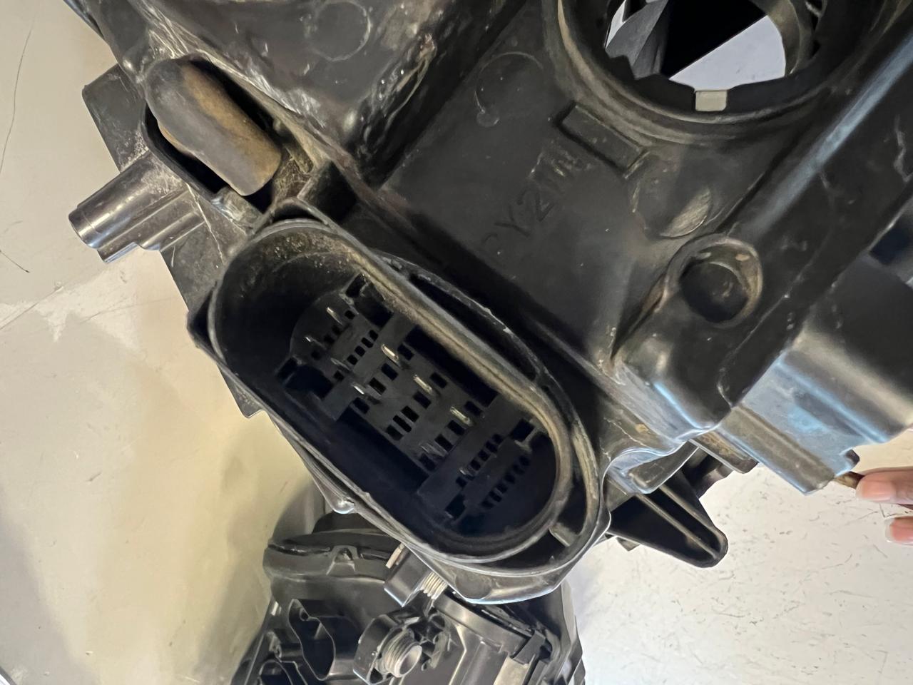 VW Touran/Caddy left side xenon headlight (2010) - Private Seller VW Touran/Caddy left side xenon headlight (2010) - Private Seller