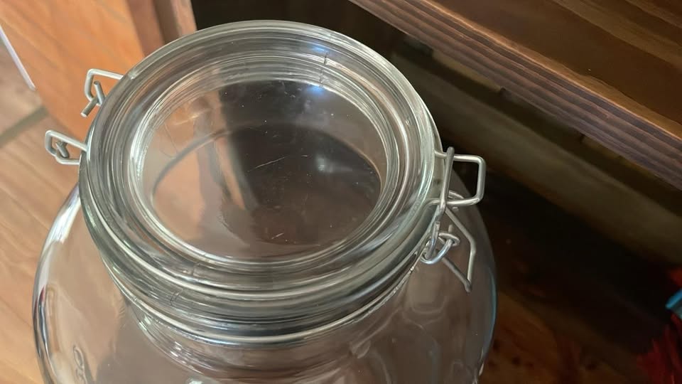 Vintage-Style Glass Drink Dispenser – (7.5L) - Klein Brak Rivier