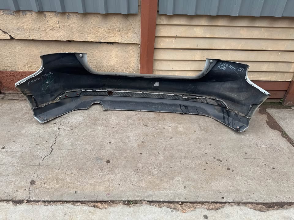 Ford Focus Rear Back Bumper - Private Seller Ford Focus Rear Back Bumper - Private Seller