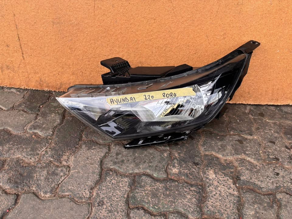 2024 Hyundai i20 Headlight - Private Seller 2024 Hyundai i20 Headlight - Private Seller