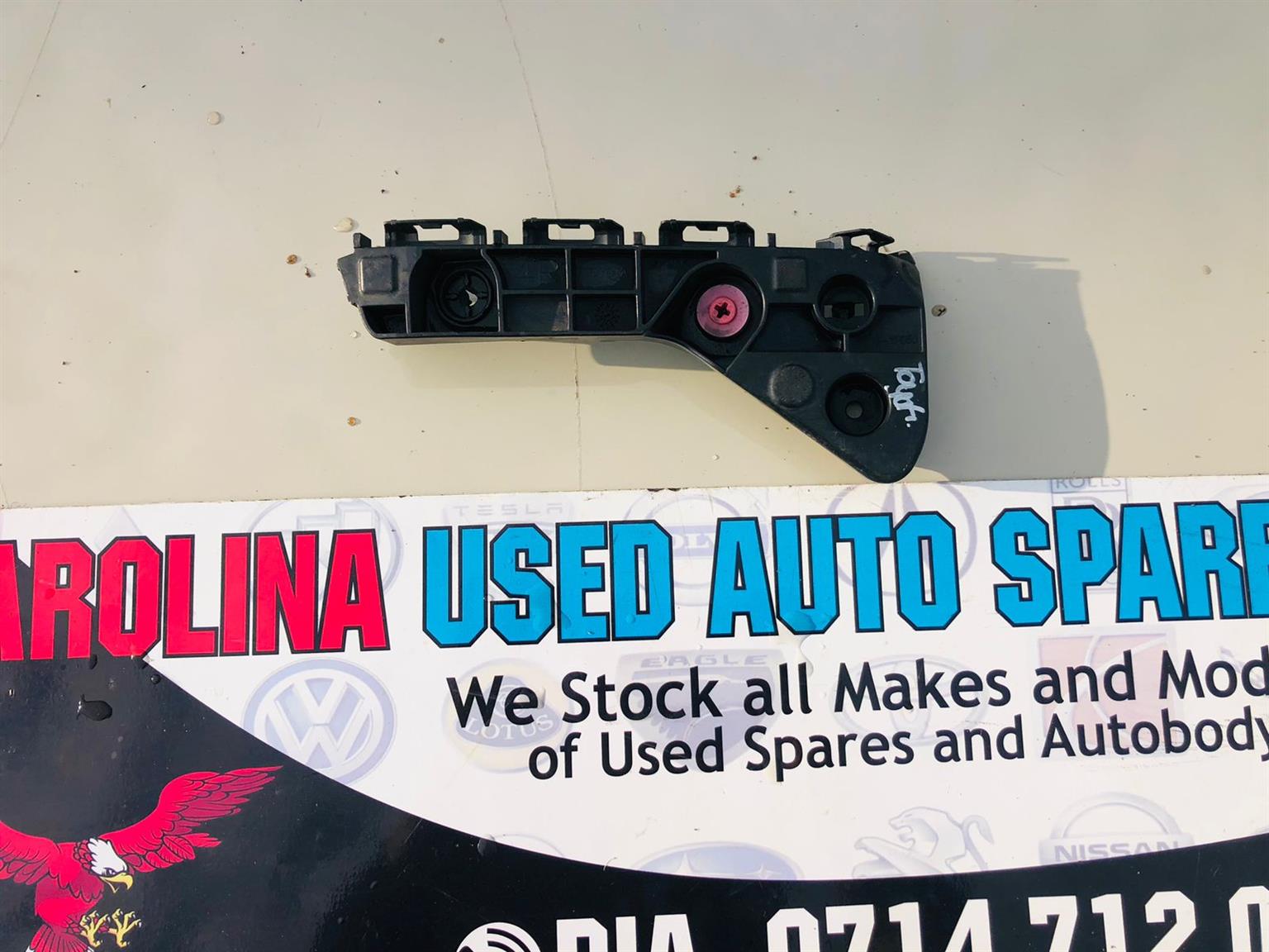 Toyota Hilux legend RS right side front bumper bracket - Private Seller Toyota Hilux legend RS right side front bumper bracket - Private Seller
