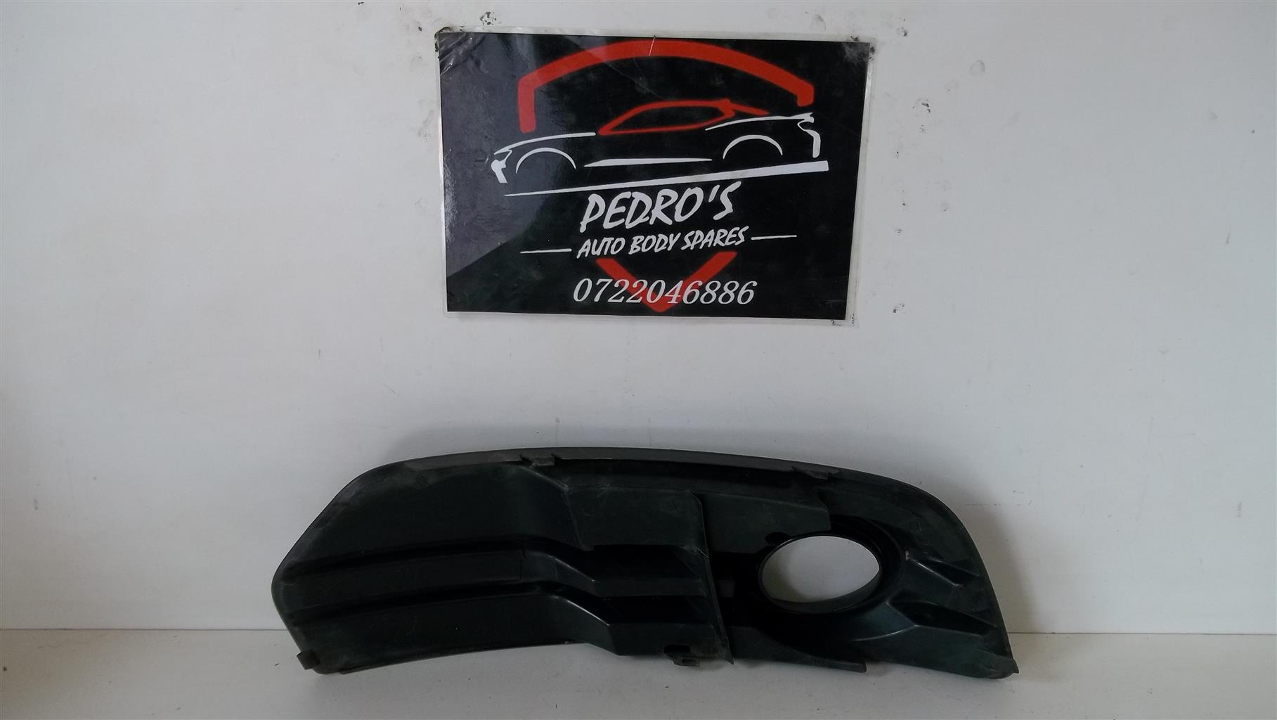 Audi Q5 front bumper lower fog light grille - Private Seller Audi Q5 front bumper lower fog light grille - Private Seller