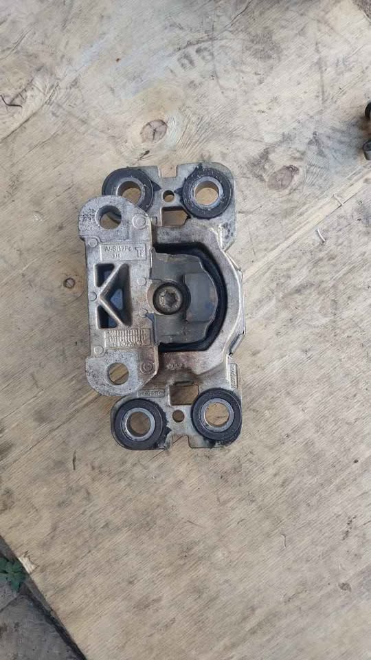 Volvo S60 D5 2012 Engine mounting for sale - Private Seller