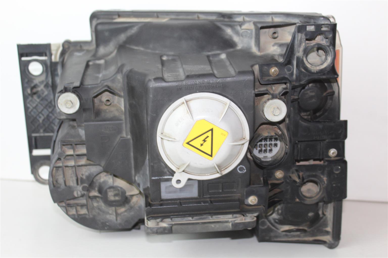 Land Rover Discovery 3 Right Headlight FOR SALE - Private Seller