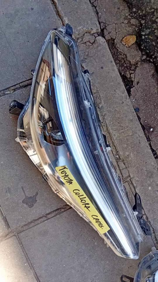 Toyota Corolla Cross headlight - Private Seller Toyota Corolla Cross headlight - Private Seller