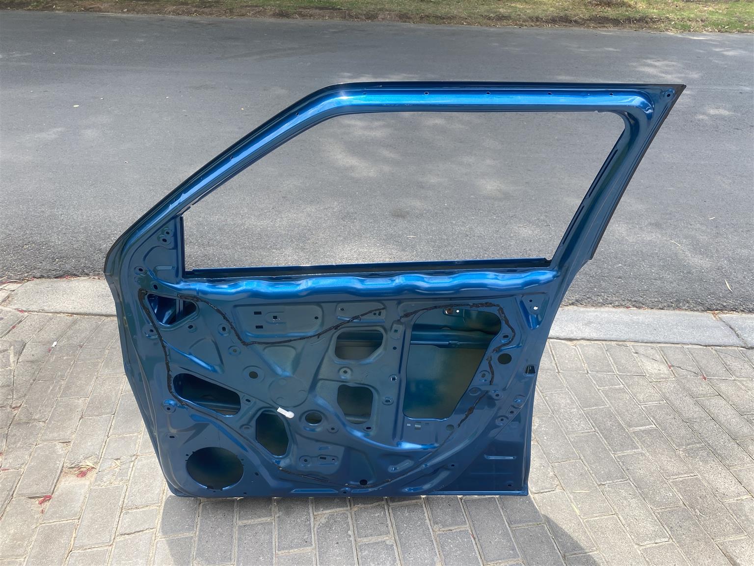 2024 SUZUKI IGNIS RIGHT FRONT DOOR SHELL FOR SALE. IN PRISTINE CONDITION - Private Seller