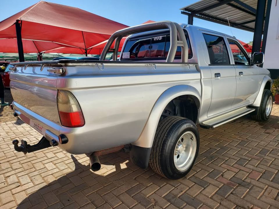 2004 MITSUBISHI COLT RODEO 3.0 V6 4X4 D/C