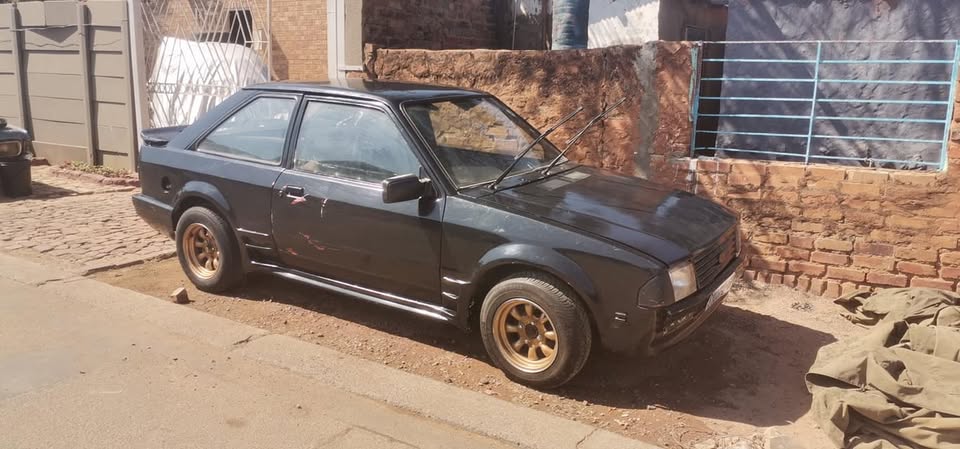 Ford escort xr3 stripping for spares or complete - Private Seller