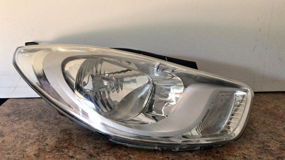 2018 Hyundai i10 headlight - Private Seller 2018 Hyundai i10 headlight - Private Seller