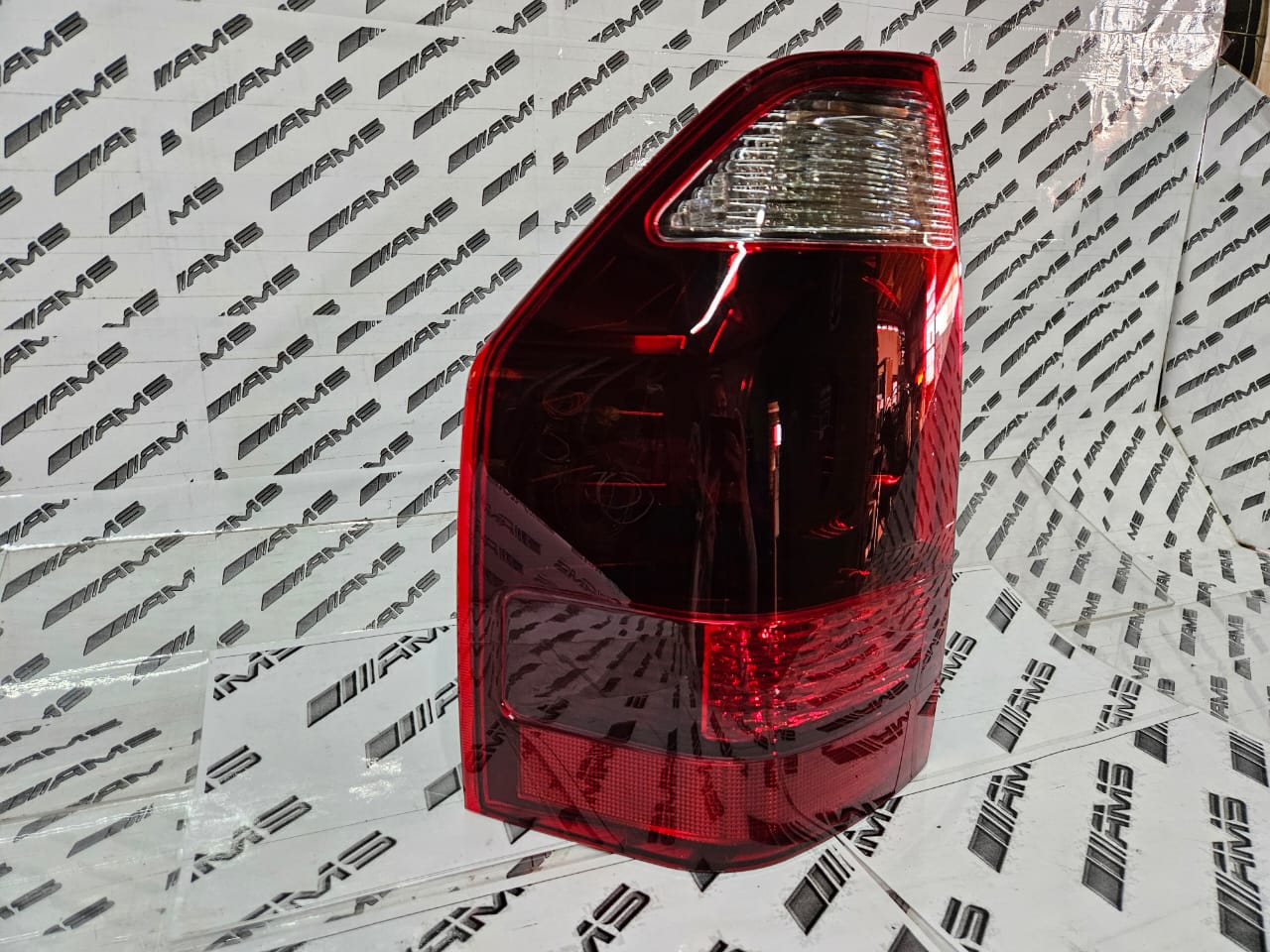 Brand New Mitsubishi Pajero Gen3 Tail Lights for Sale!
