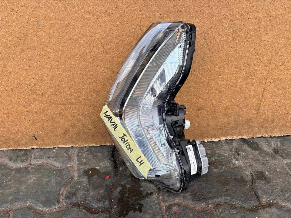Haval Jolion Headlight - Private Seller Haval Jolion Headlight - Private Seller