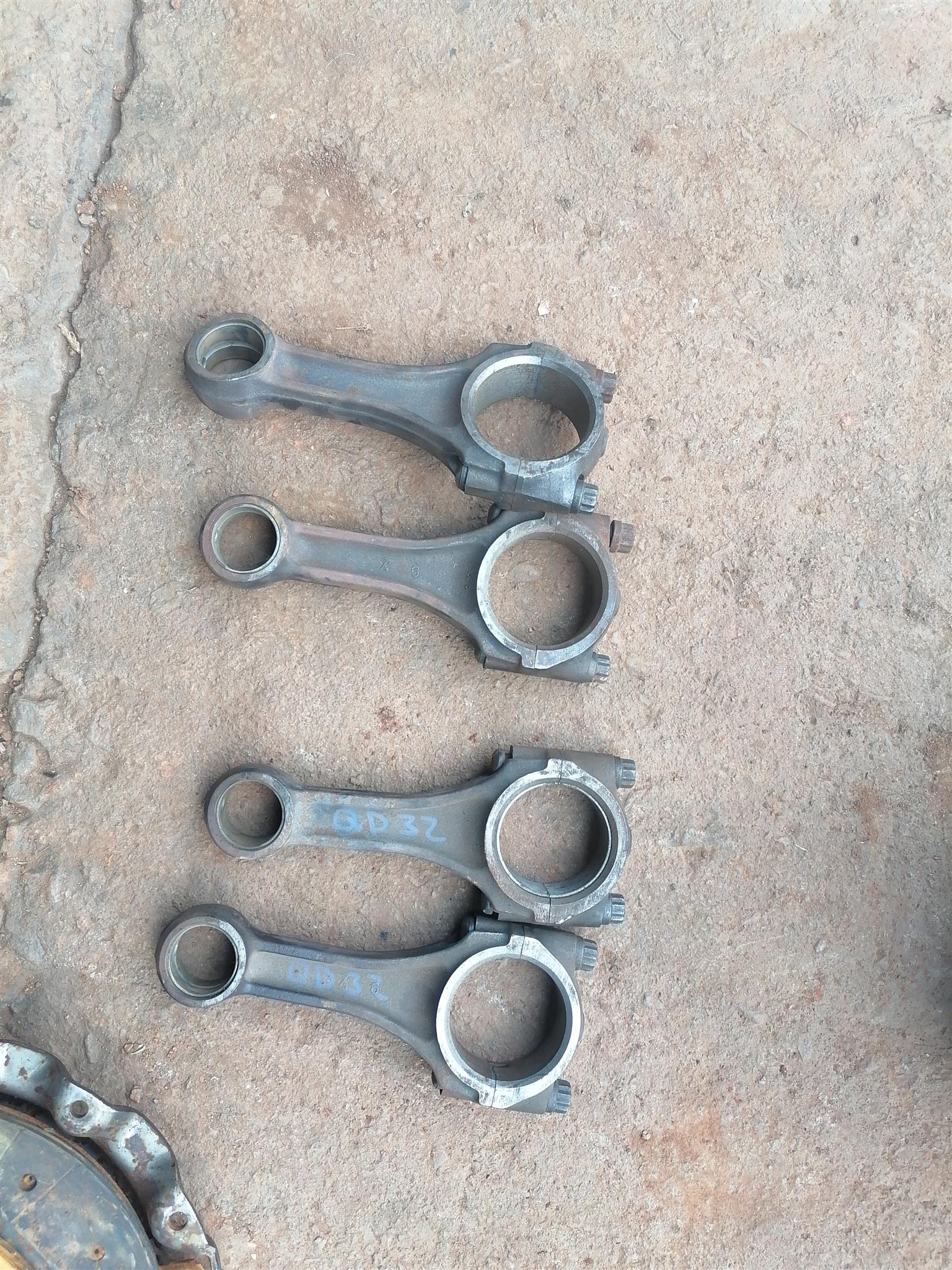 4 conrods Nissan qd32 - Private Seller