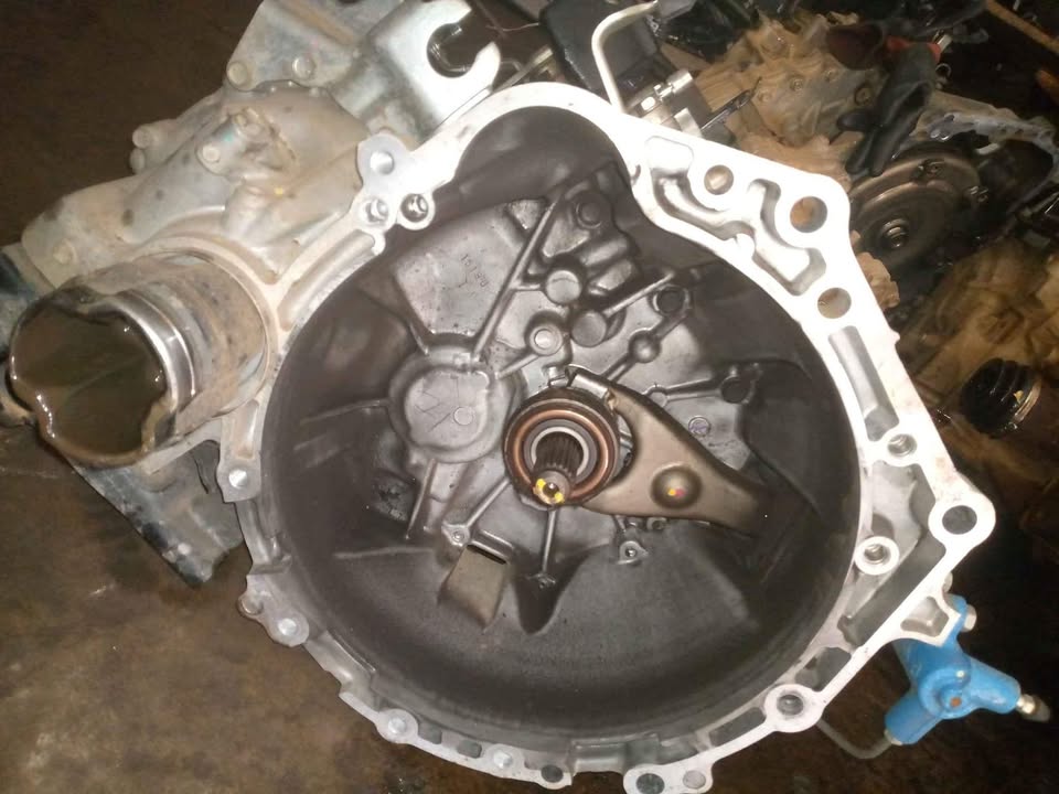 Toyota Yaris 1.2 new shape maunal gear box - Private Seller Toyota Yaris 1.2 new shape maunal gear box - Private Seller
