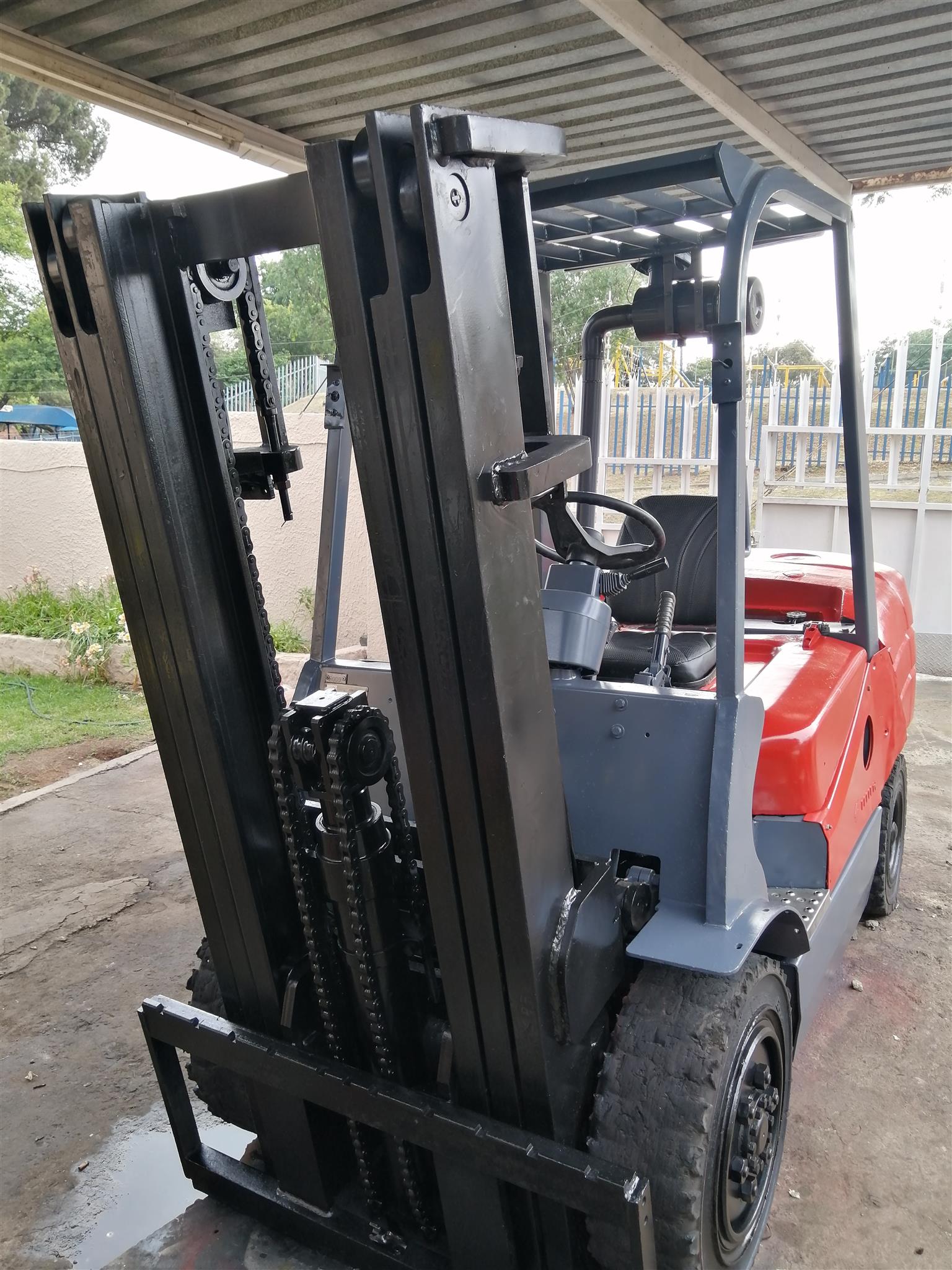 Forklifts for sale. We buy and sell second hand and refurbished ...