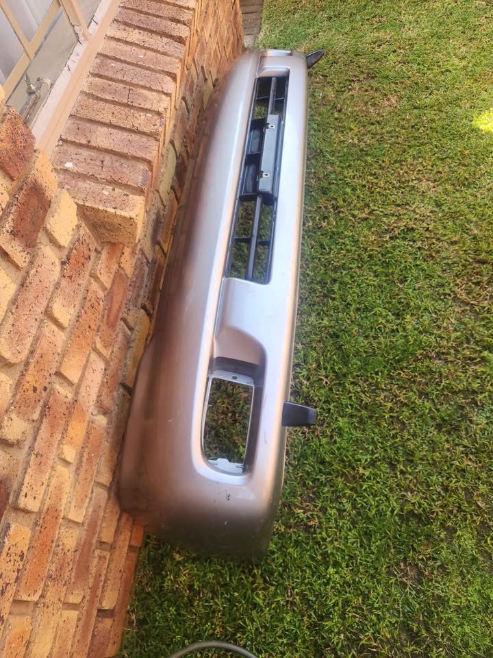Toyota Land Cruiser 100 Series (J100/HD J Prefacelifts models front bumper for sale - Private Seller Toyota Land Cruiser 100 Series (J100/HD J Prefacelifts models front bumper for sale - Private Seller
