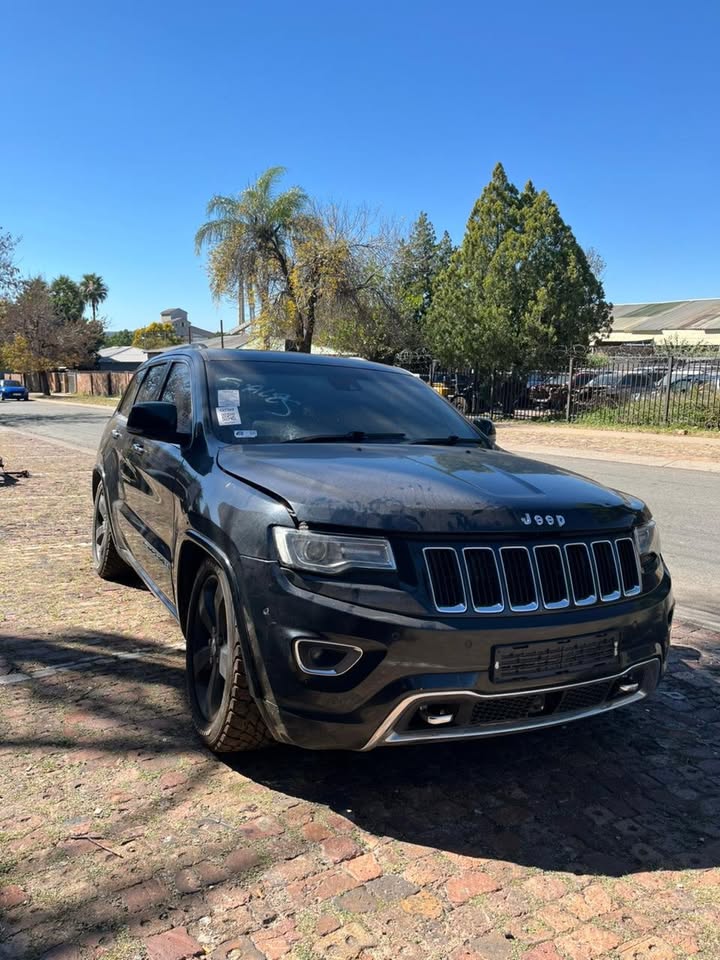 2014 Jeep Grand Cherokee 3.0 Crd Wk2 - Private Seller 2014 Jeep Grand Cherokee 3.0 Crd Wk2 - Private Seller